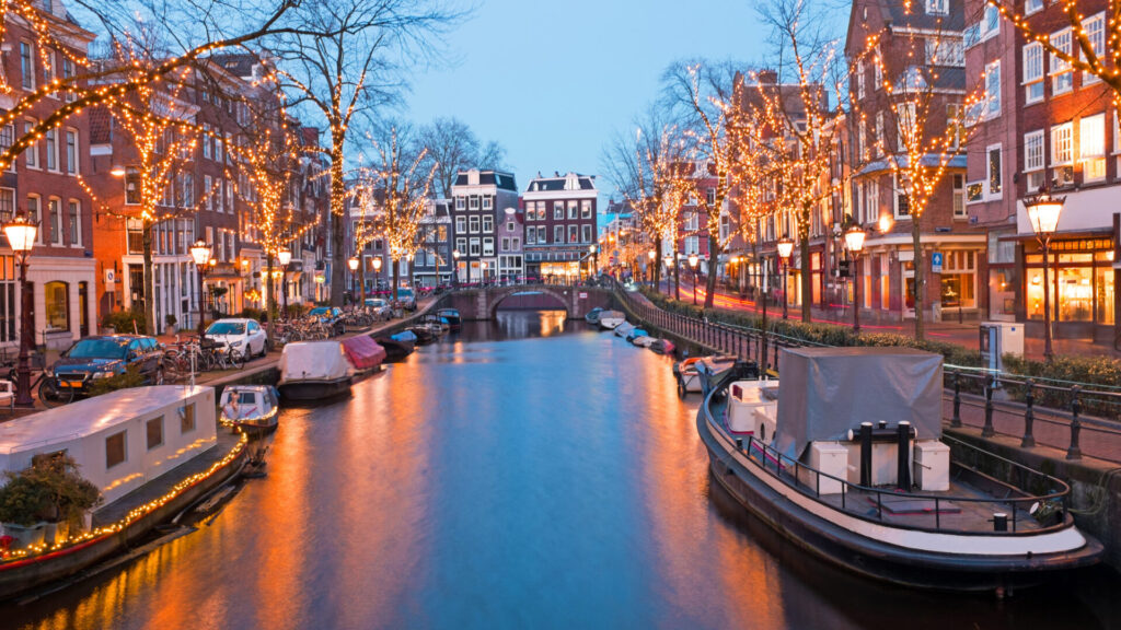 Pet-friendly vacation destinations: Amsterdam, Netherlands